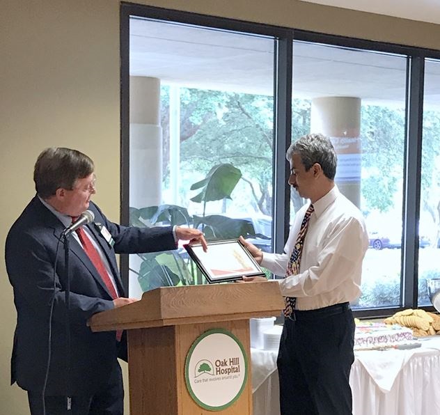 Pariksith Singh, MD, receives Frist Humanitarian Award