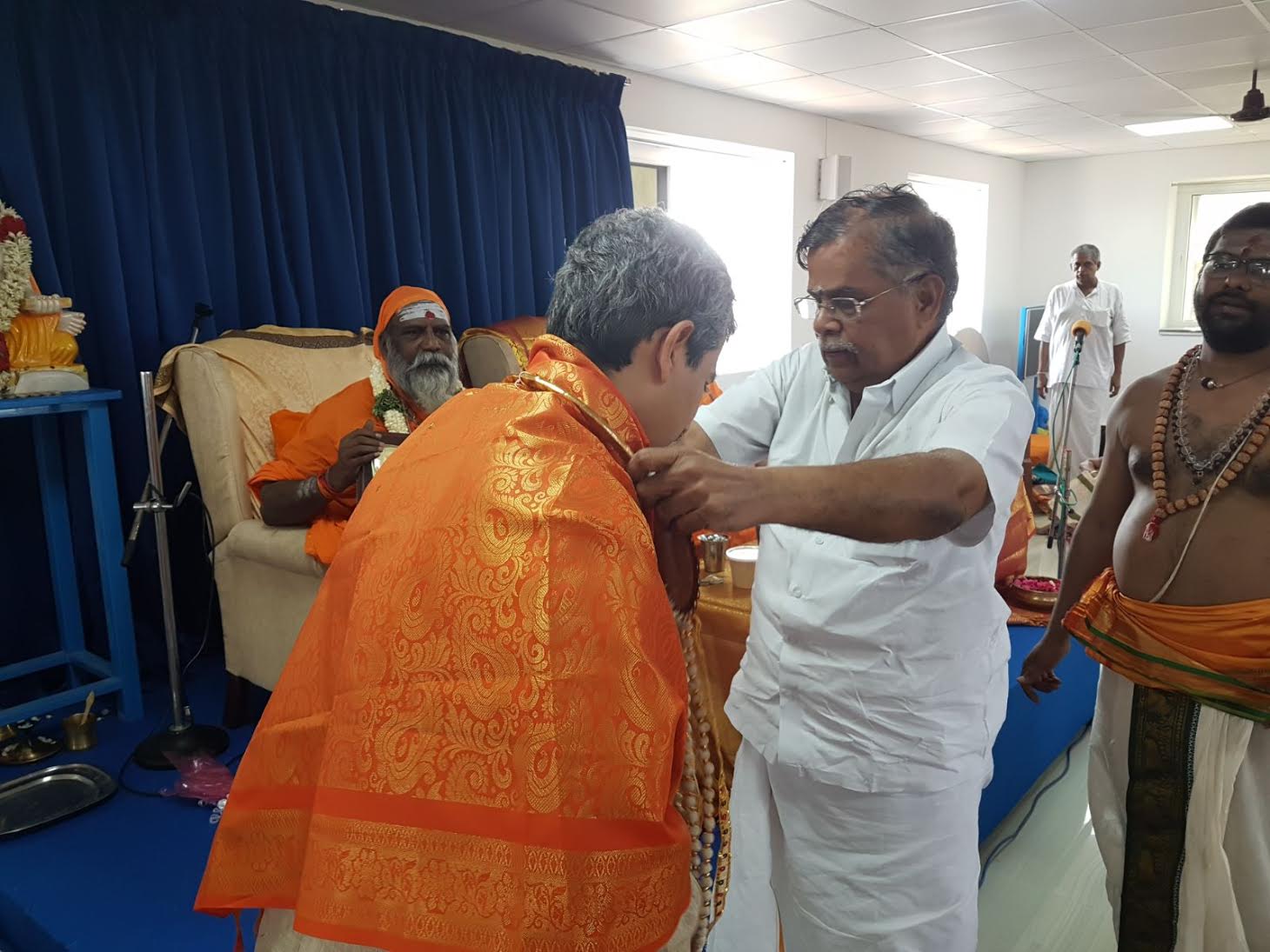 Dr. Pariksith Singh, MD, Receives Award from Indian Member of Parliament